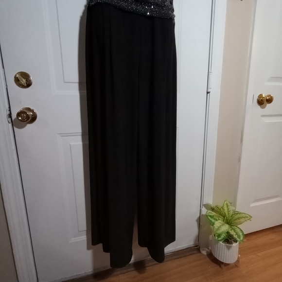 R&M Richards Black Sequin Top Sleeveless Jumpsuit. Size 10 - Picture 5 of 11
